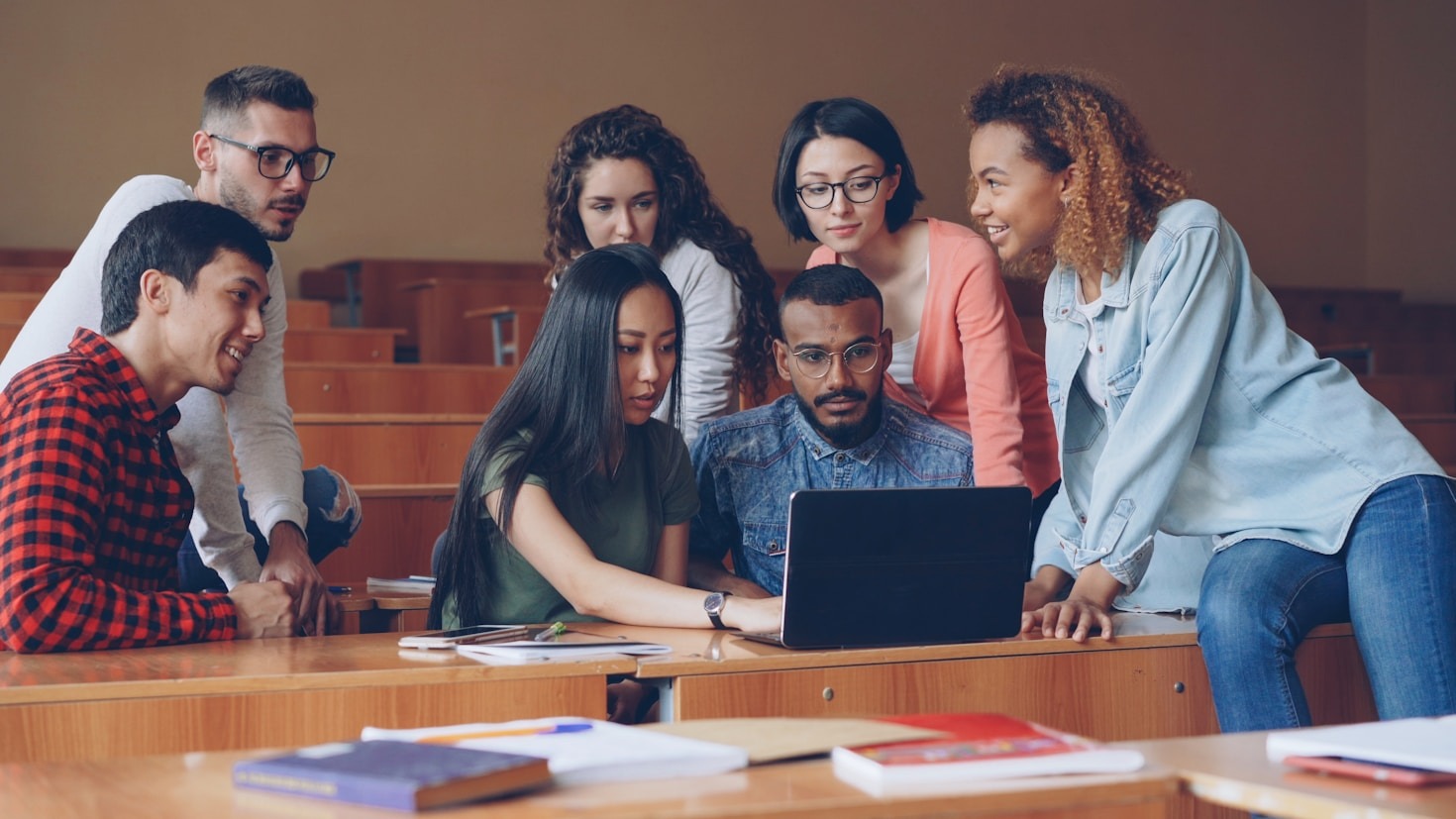 Casos de éxito en el uso de entornos digitales educativos